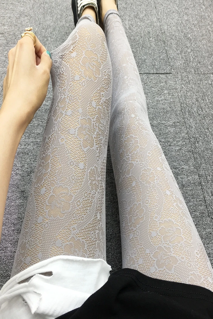 South Korea 2025 Lace Bottoms  - Street Fashion In Korea avaliação e preço